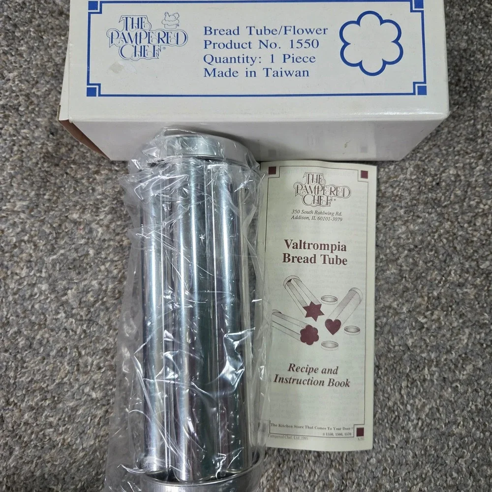 The Pampered Chef‎ Valtrompia Bread Tube Flower Shape 1550 Stainless Steel Boxed